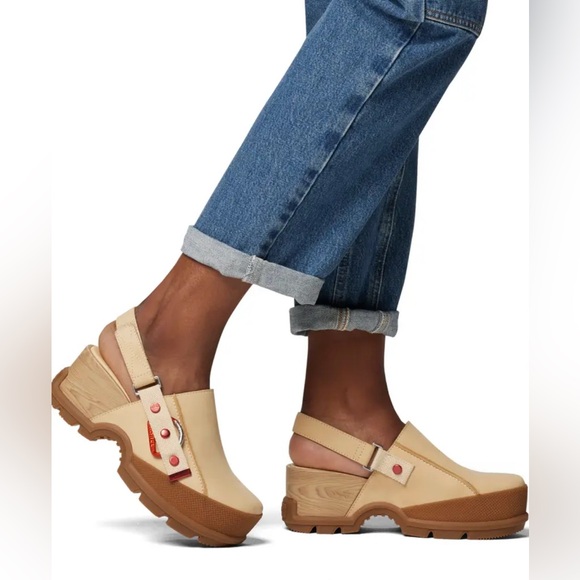 Free People Sorel Roam'N Rubber Clogs
Size 9.5 - Picture 13 of 13